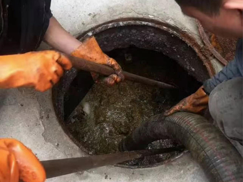 讷河清理化粪池时如何避免沼气的危害?